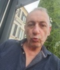 Stephane 56 лет Sausset Les Pins Франция