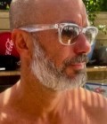 Daniel 49 лет Pietrosella Франция