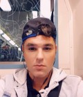 Azzedine 39 лет Paris Франция