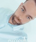 Yann 34 лет Fontenay Le Comte  Франция