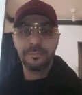 Nabil 43 лет Aulnay Sous Bois  Франция