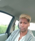 Christopher 34 ans Hazebrouck France