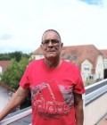 Claude 70 лет Hagueneu Франция