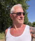 Chris 66 ans Bras France