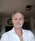 Alain 57 лет Déols Франция