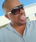 Christophe 51 лет La Rochelle Франция