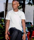 Ange 37 лет Bujumbura  Китай