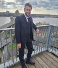 Alexandre 32 лет Divatte-sur-loire Sur Loire  Франция