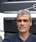 Jean 58 лет Gonfaron Франция
