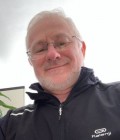 Lee 58 лет Toronto Канада