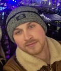 Quentin 28 ans Frameries  Belgique