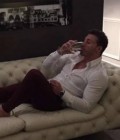 Jean yves 36 ans Lyon France