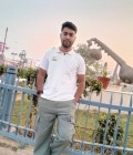 Saurabh 27 лет Mau Индия