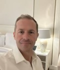 Pierre 44 ans Paris France