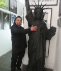 John 60 лет Los Angeles США