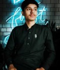 Hasnain 19 лет Karachi Pakistan