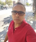 Alex 52 лет Pau Франция