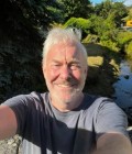 Wayne 63 лет Liversedge Великобритания