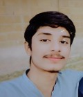 Hasnain 19 лет Karachi Pakistan
