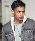 Rohit 20 лет Hilsa Индия