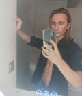 Edouard 23 лет  Франция