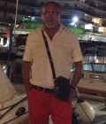 Stephane 62 лет Montreuil Франция