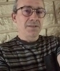 Fabrice 54 лет Fumay Франция