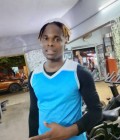 Kouabenan 28 лет Paris  Франция
