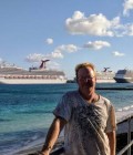 Tim 56 ans Parksville Canada