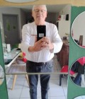 René 69 лет Vannes  Франция