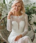 Elena 43 ans Kyiv Ukraine