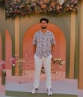 Sheraz 27 лет Lahore Pakistan