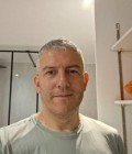 Yohan 48 ans Lyon France