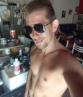 Nicolas 35 лет Bordeaux Франция