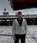 Yusuf 20 лет İstanbul  Турция