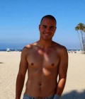 Richard 57 лет Los Angeles  США