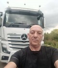 Yannick 62 лет Nemours  Франция