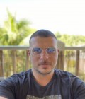 Julien 32 лет Chatelaillon Plage  Франция