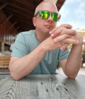 Derek 46 лет  Harborough Великобритания