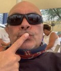 Fabrice 57 лет Bordeaux Франция
