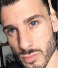 Jean yves 36 ans Lyon France