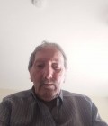 Jon 64 лет Bedford Великобритания