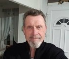 Philippe 63 лет Les Bordes Франция