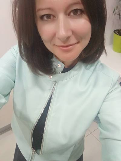 Irina 46 ans Yaroslavl Russie