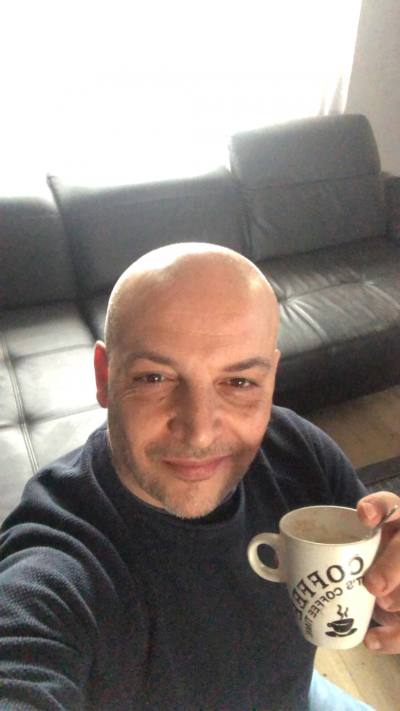 Francisco 53 лет Jalhay Бельгия