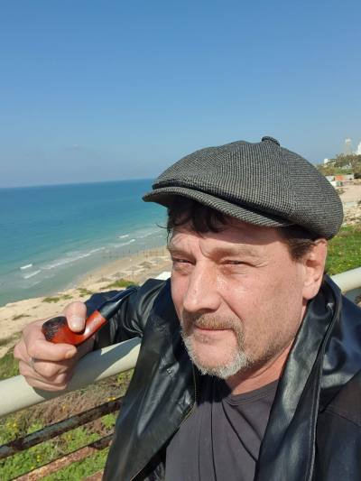 юрий 56 ans Netanya Italie
