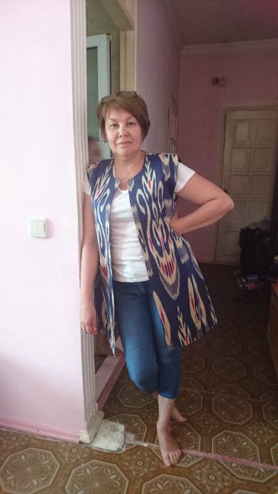 Veta 55 ans Sankt Petersbourg Russie