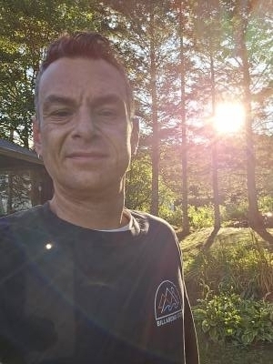 Kim 44 лет Innu Канада