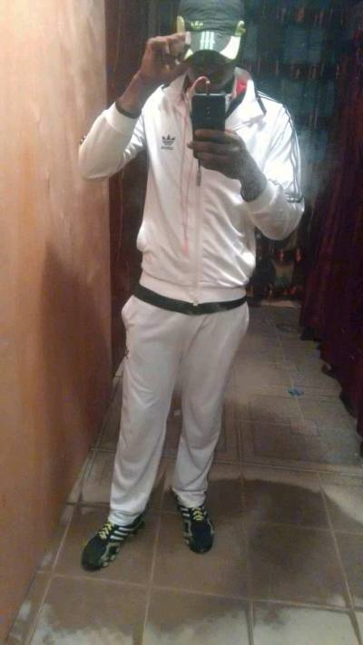Nicolas 32 лет Libreville Gabon  Франция