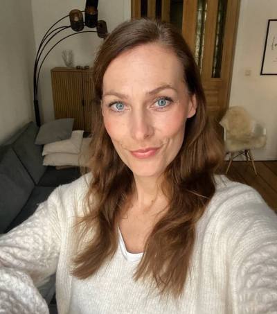 Klarah 41 Jahre Frankfurt Am Main Deutschland